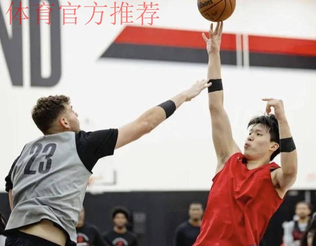 拓记：克林根今日观战G联赛，暂停期间对杨瀚森进行指导